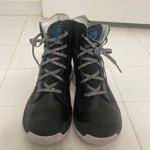 Lightly used women’s 8.5 palladium waterproof boots